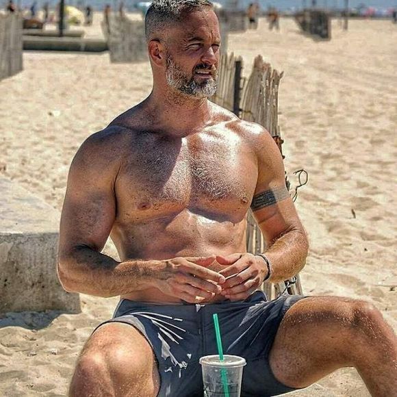 Meet your Posher, Alexander - Picture 1 of 1